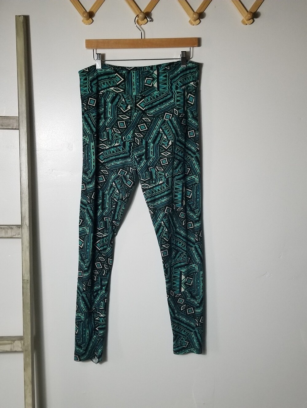 LULAROE WOMEN'S LEGGINGS TALL CURVY